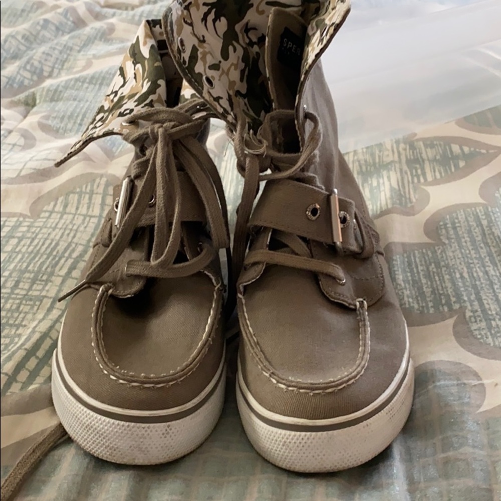 Women’s sperry boots